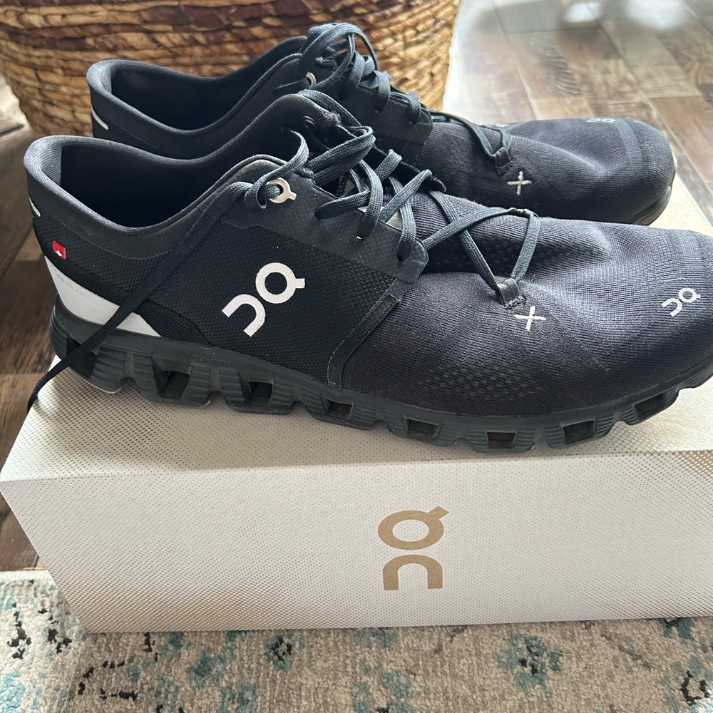 On brand, Cloud X 3 Men’s running shoes size 11.5.